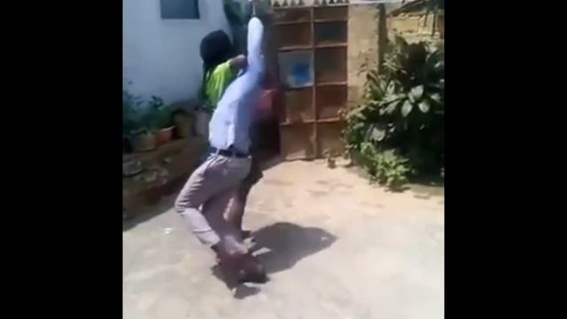 El mayimbe de la bachata bailando musica del bachatù смотреть онлайн