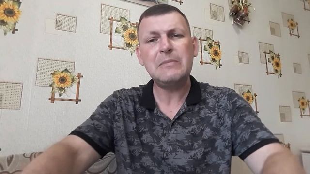 Анекдот: Полез мужик чистить колодец.