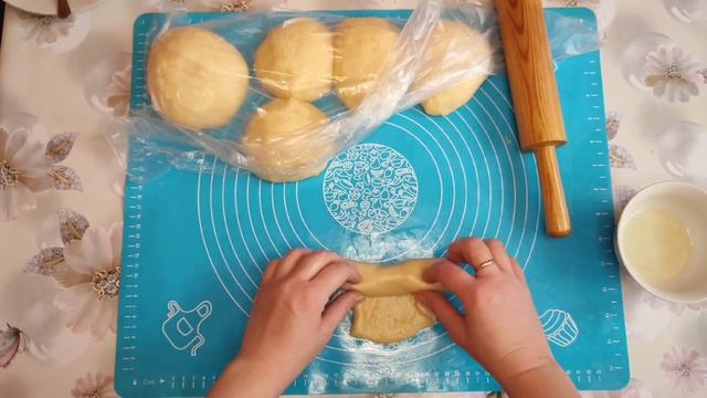 Сладкие, воздушные, вкусные булочки. смотреть онлайн