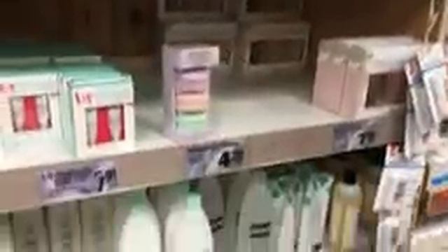 Whole Foods & Trader Joes: Follow Me To Look At Hair Products! смотреть онлайн