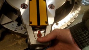 Торцовочная пила DeWalt DWS715 / Обзор покупки