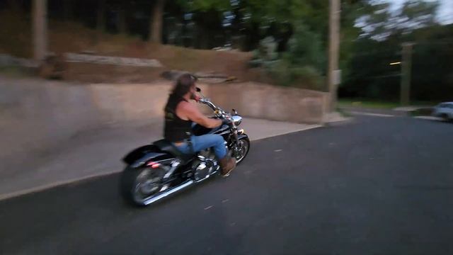 BIG DOGS BIG FOOT VTX 1800 HONDA FXR HARLEY DAVIDSON ROCKET III 2300 & KING OF THE ROAD FLHTC BADAS смотреть онлайн