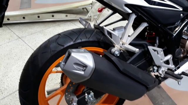 HONDA REPSOL CBR 150R MotoGP Edition 2018 first impression смотреть онлайн