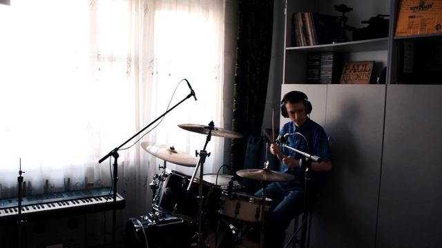 Neumann TLM 102 | Vocal, Guitar, Drums [Sonor F507 & Sabian AAX Studio] смотреть онлайн