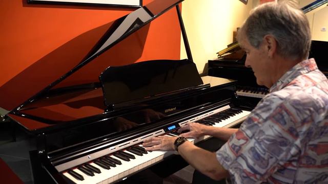 Roland GP607 Mini Grand Reproducing the Sound of a Steinway Concert Grand Piano смотреть онлайн