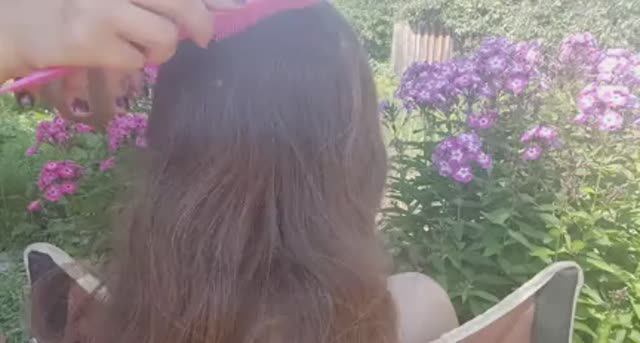 АСМР Причешу и заплету волосы/ ASMR I'll comb and braid my hair смотреть онлайн