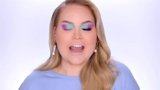 My MOST AWKWARD Celebrity Encounters EVER! | NikkieTutorials смотреть онлайн