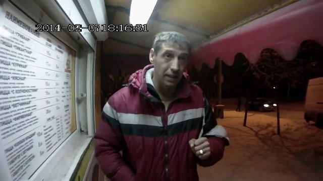 БЕШЕНЫЙ ИНСПЕКТОР ЖАРКЕНОВ РВЁТ КУРТКУ ПЕШЕХОДУ!!! БЕСПРИДЕЛ МАРИУПОЛЬСКОГО ГАИ!!! смотреть онлайн