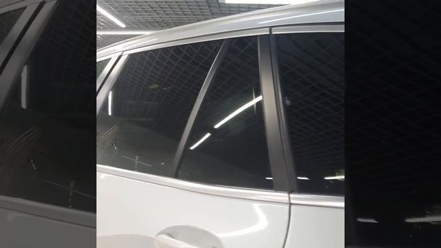 Новый BMW X5 - тонировка стекол пленкой LLumar 95% смотреть онлайн