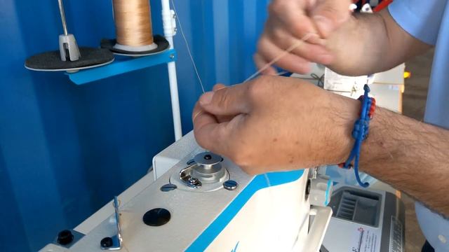 comment faire une canette sur la machine à coudre JACK H2 смотреть онлайн