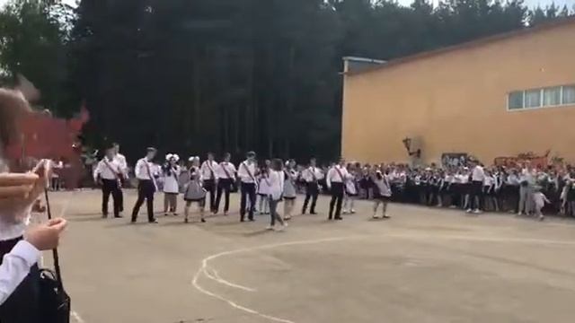 Флешмоб. Последний звонок 2018. Кубинская СОШ№2 смотреть онлайн