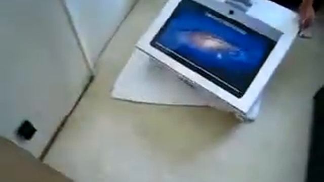Unboxing 2011 Customized Thunderbolt iMac 21.5 смотреть онлайн