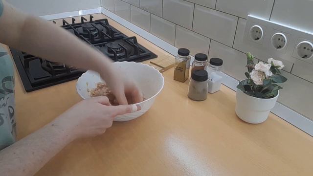 ЗАГОТОВКА В МОРОЗИЛКУ/МЕБЕЛЬ С OZON/ЗАКУПКА ПРОДУКТОВ/ПРЕОБРАЖЕНИЕ В ВАННОЙ/ВКУСНЫЕ КОТЛЕТЫ к УЖИНУ смотреть онлайн