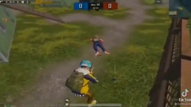 НЕ СТРЕЛЯЙТЕ ПО ПЯТКАМ ЭТО БАН НА 10 ЛЕТ! PUBG MOBILE смотреть онлайн