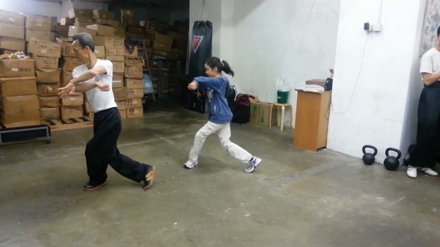 Lau Gar Kuen Traditional Southern Chinese Congfu with Master Che Kong Mak + a young student. смотреть онлайн