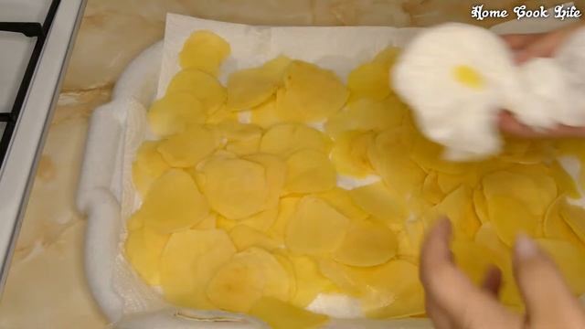 Чипсы в казане. Очень вкусные и хрустящие.Chips in a cauldron. Very tasty and crispy. смотреть онлайн