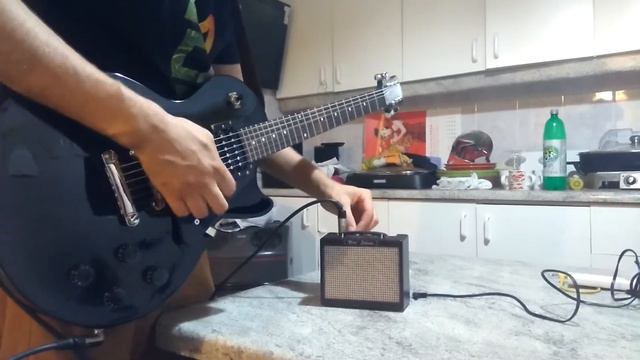 Epiphone Les Paul Studio Black/Fender Mini Deluxe смотреть онлайн