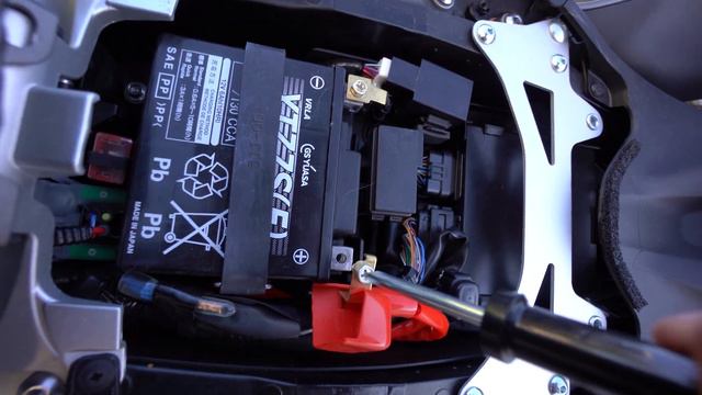 Installing An Alarm System in 5 Minutes| Yamaha R6 2019 | Works For All Motorcycles смотреть онлайн