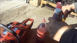 Как правильно заправить бензопилу. Сколько нужно масла в бензин