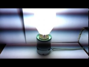 Дуговая ртутная лампа ДРЛ 250 от МЭЛЗ. Выход на режим.