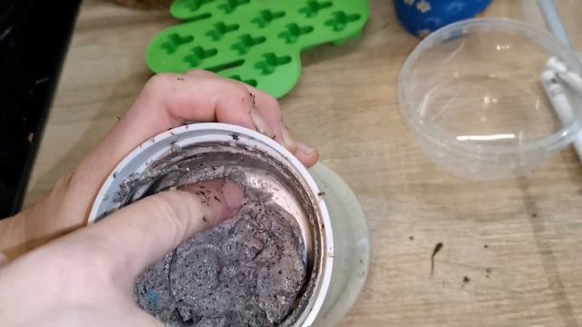 Изготовление питательной смеси для выкармливания насекомоядных животных и птиц смотреть онлайн