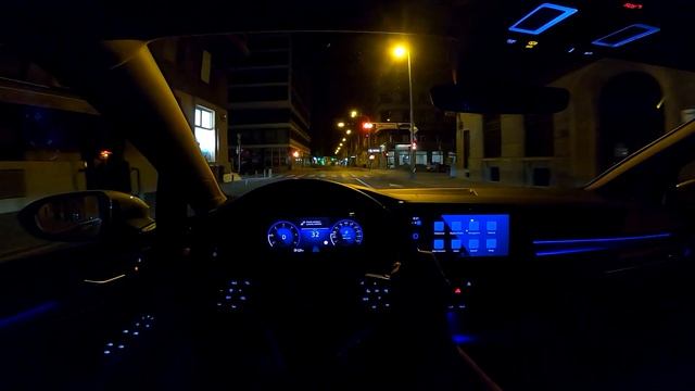 New Volkswagen GOLF 8 (2020) - Night POV TEST drive (PURE driving & ENGINE SOUND) 2.0 TDI 150 HP DS смотреть онлайн
