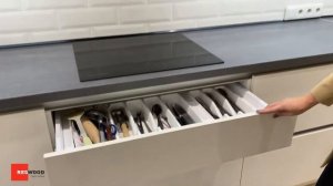 Обзор кухни с фасадами AGT. Встроили обычную стиральную машинку за фасад.