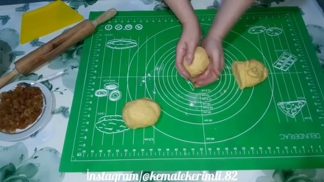 AZ ƏRZAQLA ÇOX TEZ HAZIRLANAN MÖHTƏŞƏM DAD/YUMŞAQ VƏ ÇOX DADLI ALMALI KURABİYƏ? смотреть онлайн