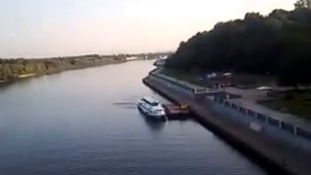 Gomel Гомель. Беларусь. В парке. На пешеходном мосту смотреть онлайн