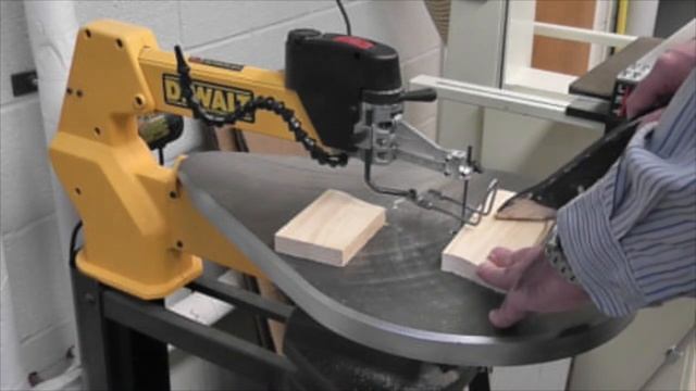 DeWalt 788 Scroll Saw Safety - OFMS Tech Ed