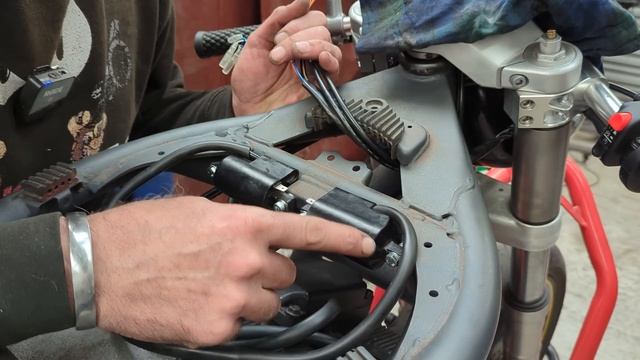 Mounting electric stuff - Suzuki Bandit Cafe Racer - ASBO Project смотреть онлайн