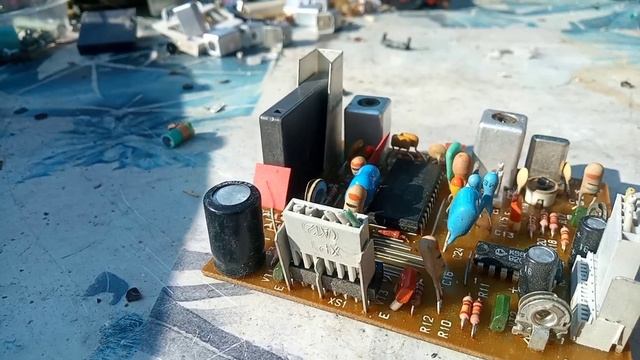 разбор телевизора Электроника 25тц-427д на радиодетали смотреть онлайн