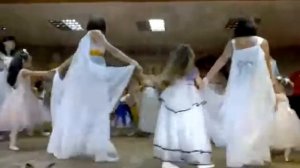 Танец мам и дочек