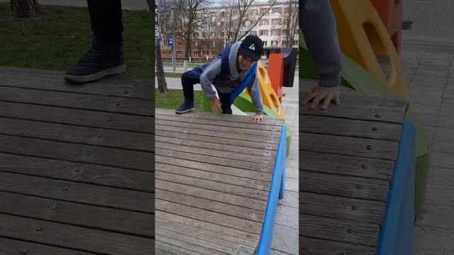 Пол это лава . у меня 3 жизни смотреть онлайн