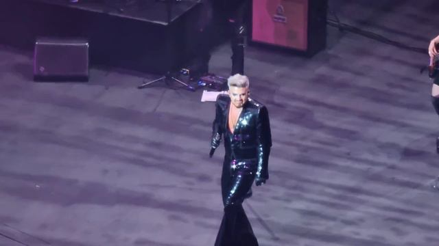 ADAM LAMBERT - I CAN'T STAND THE RAIN - Live in London смотреть онлайн