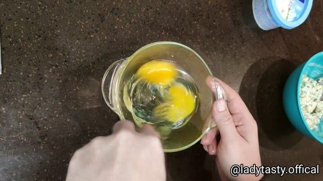 Быстрый и вкусный завтрак ! Яичный рулет с сырной начинкой  #быстрыйзавтрак #вкусныйзавтрак