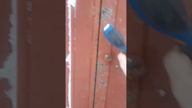 Если замёрз замок на гараже и ключом перестал открываться звоните телефон +79138731741 Новосибирск смотреть онлайн