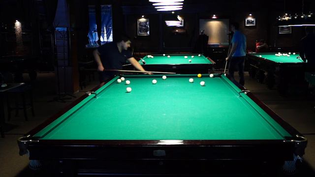 Чужой шар накатом в угол на уверенном ударе Алексея с левой руки в русском бильярде смотреть онлайн