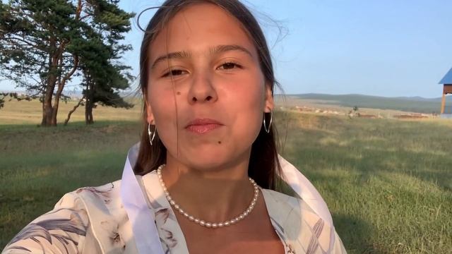 РОДНОЕ ЧУДО?✨ йога на обрыве, прогулка в поле и вода Байкала… смотреть онлайн