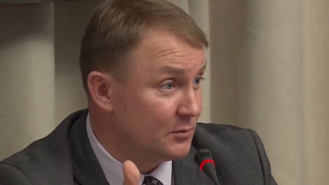 Круглый стол - Жириновский Живьем смотреть онлайн