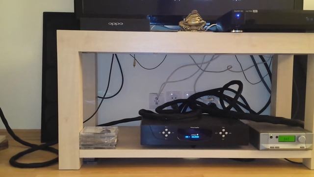 Audio Aero hybrid amp with Monitor Audio GS 10 playing Yao Si Tin смотреть онлайн
