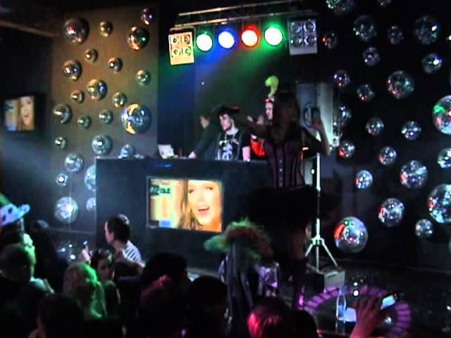 Концерт Оксаны Почепа Акула - Мало