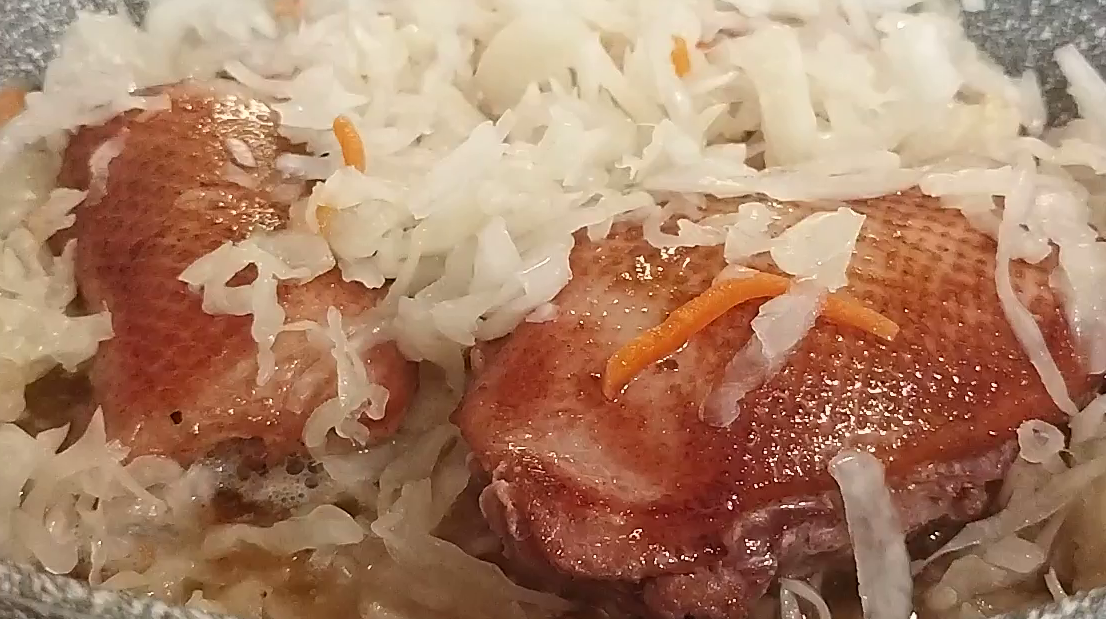 Утка в брусничном маринаде. Вариант приготовления купленной в магазине смотреть онлайн