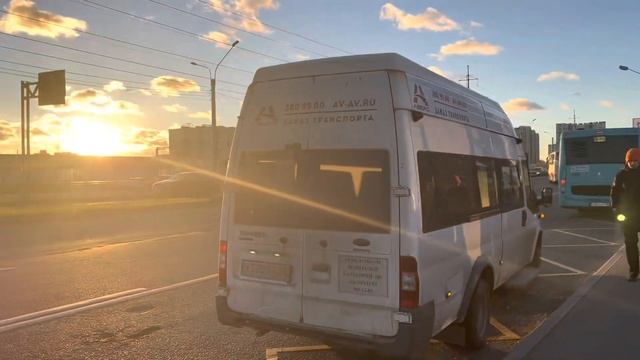 Микро-автобус Нижегородец-222709 (Ford Transit) №Х522АН 47 отправляется с ост."ст.м.Парнас" смотреть онлайн