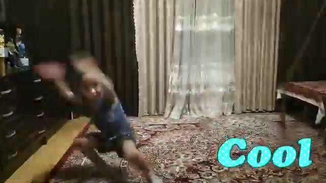 😎Даня ДЕЛАЕТ ТРЮКИ И ЗАЖИГАЕТ ПОД ПЧЕЛОВОД 🐝(RASA) смотреть онлайн