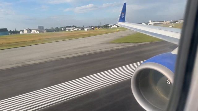 Jettime B737-800 takeoff from Billund airport (Denmark) смотреть онлайн