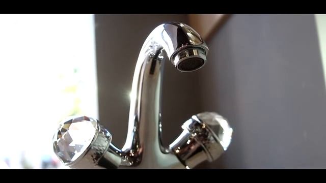 Дизайнерский смеситель для умывальника с Кристаллами Swarovski Buhnatese смотреть онлайн