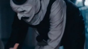 TERRIFIER 2 | «The Pale Girl» Clip (2022)