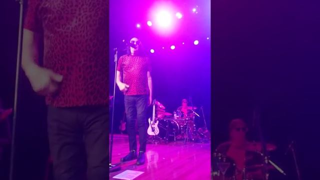 Todd Rundgren Hello It's Me 07/13/22 Robins Theater, Warren OH смотреть онлайн