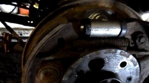 Замена заднего тормозного цилиндра и тормозных трубок. ВАЗ 2106